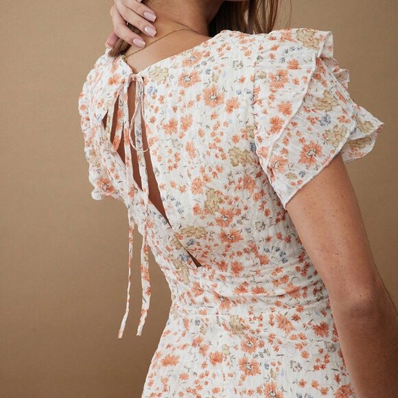 Yellow Floral Print Women's V Neck Maxi Dress with Flutter Sleeve - Picture 5 of 5